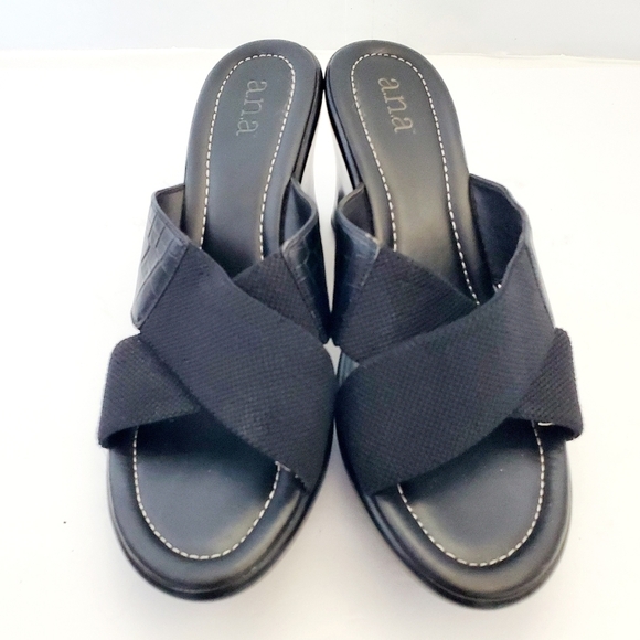 A.N.A Criss Cross Strap Black Open Toe Wedge Mule Sandals Size 9M - Picture 3 of 12